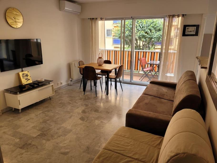 Studio Entre Plages Et Monaco Climatise Parking Roquebrune-Cap-Martin Exterior photo