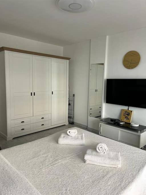 Studio Entre Plages Et Monaco Climatise Parking Roquebrune-Cap-Martin Exterior photo